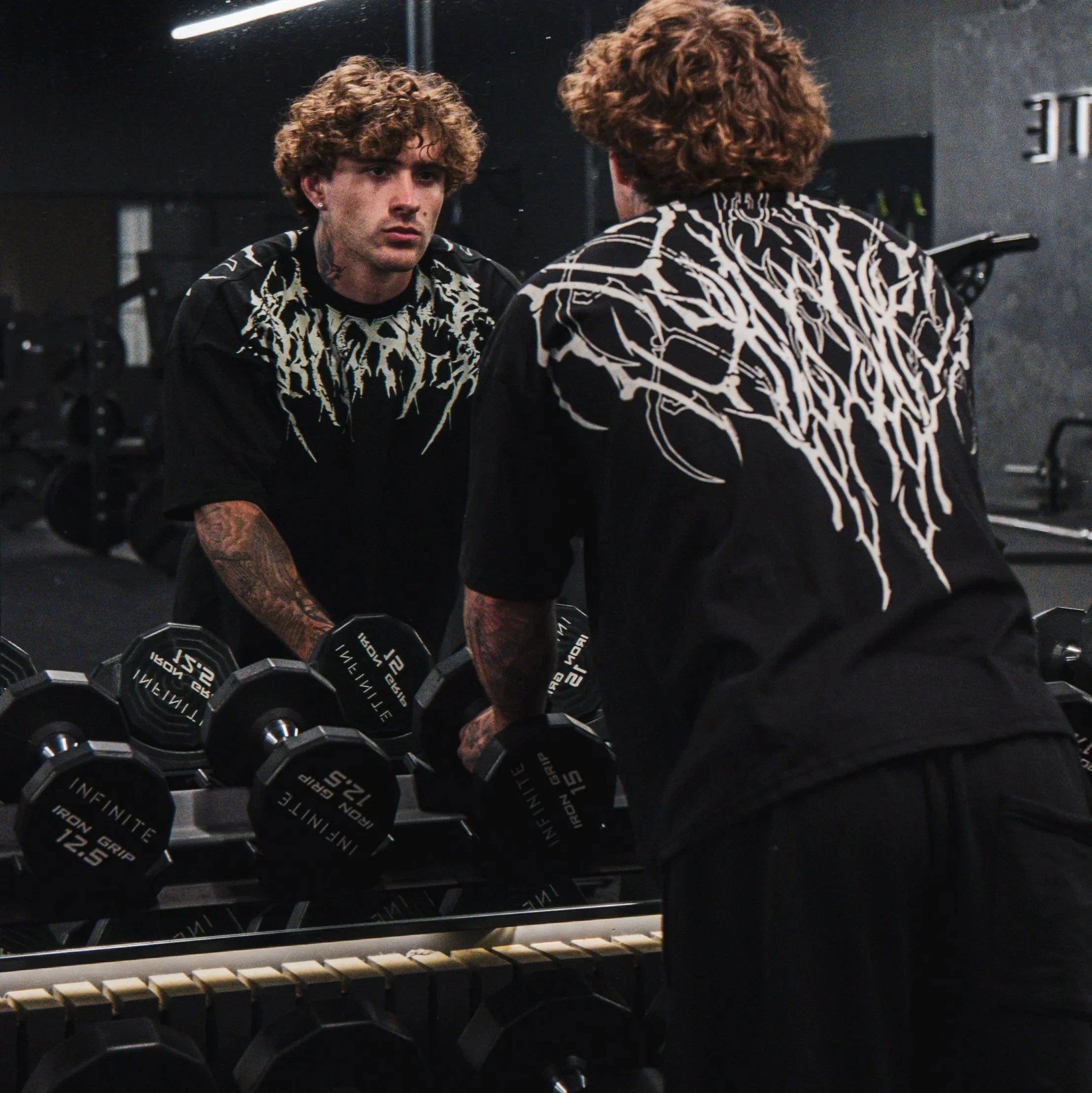 Dark Alternative Fashion T-Shirt Unisex Oversized Cotton Tee with Skull Print for Gym Workout Streetwear Fitness Top Men & Women